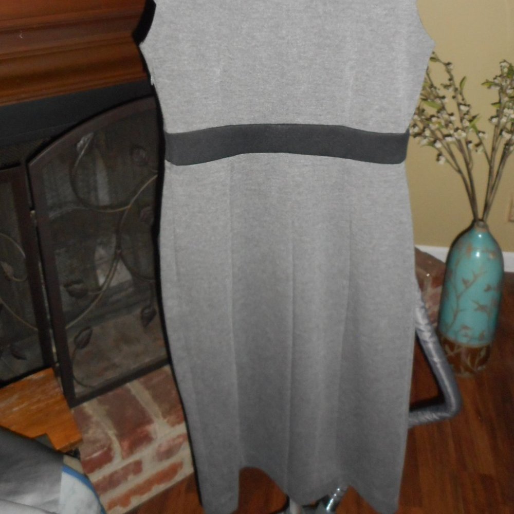 BOGO FREE, London Times Grey and Black knit dress, size 4 - Picture 11 of 11